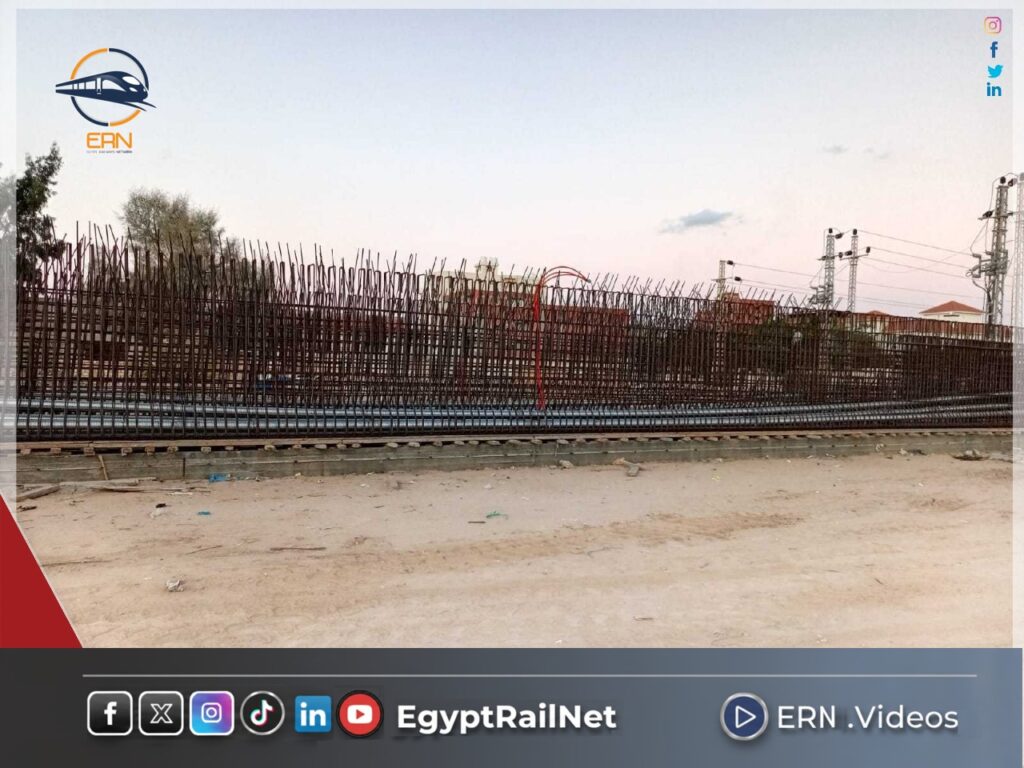 كوبري سيارات سيدي عبد الرحمن أعلى مسار القطار السريع