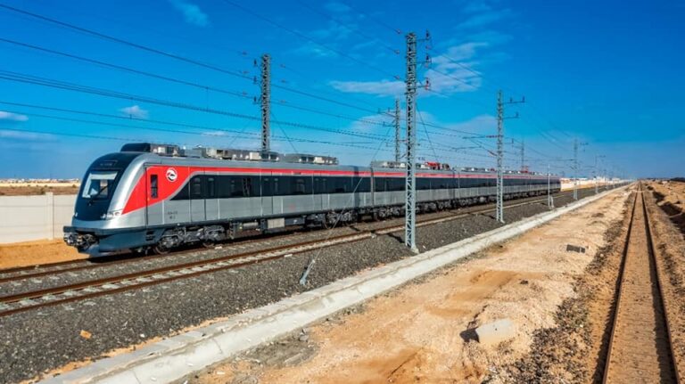 78195-القطار-الكهربائي-الخفيف-LRT-(9)